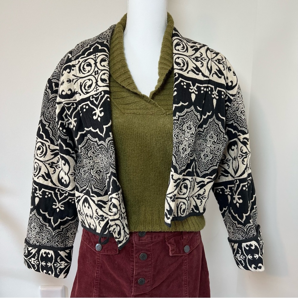 Flashback 90s Black & White Boho Tapestry Pattern 100%‎ Cotton Jacket 🕊️🖤